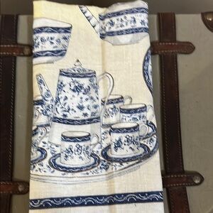 Winterthur Blue and White Tea Print Towel
